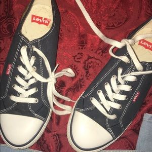 Classic LEVIS  Brand Sneakers - Navy with Red Stripe!